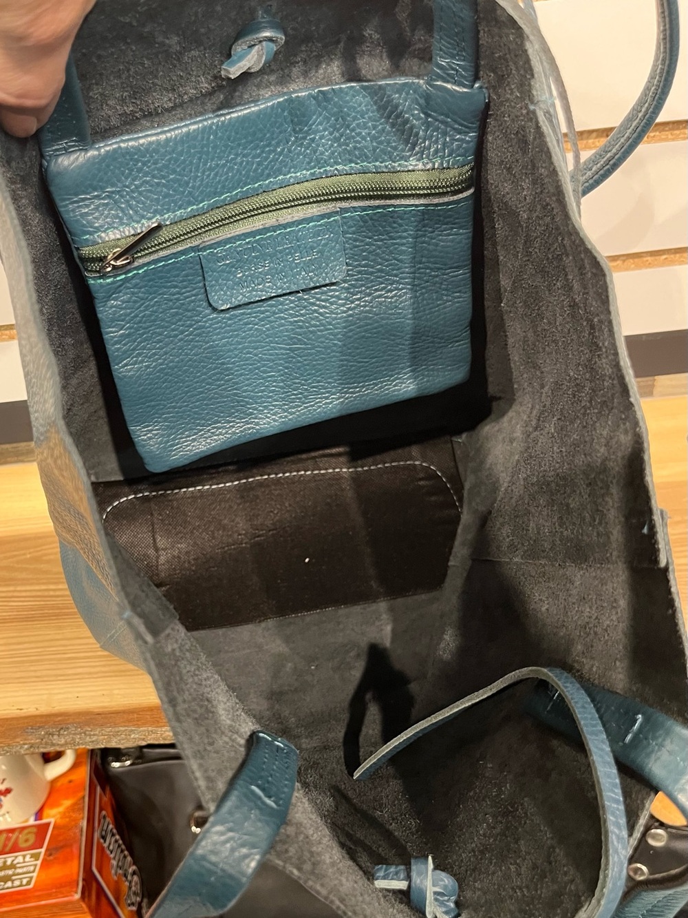 Teal leather tote bag - Picture 8 of 12